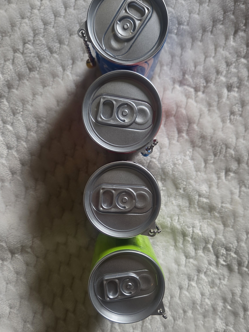 NWT 4-Mini Soda Can Wet Wipes Keychain Set (4-Pack) - Multi Color - Picture 4 of 14